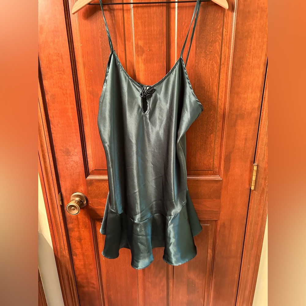 CALIFORNIA MISS VTG 80s Green Adjustable strap Sexy Nightie. Size L